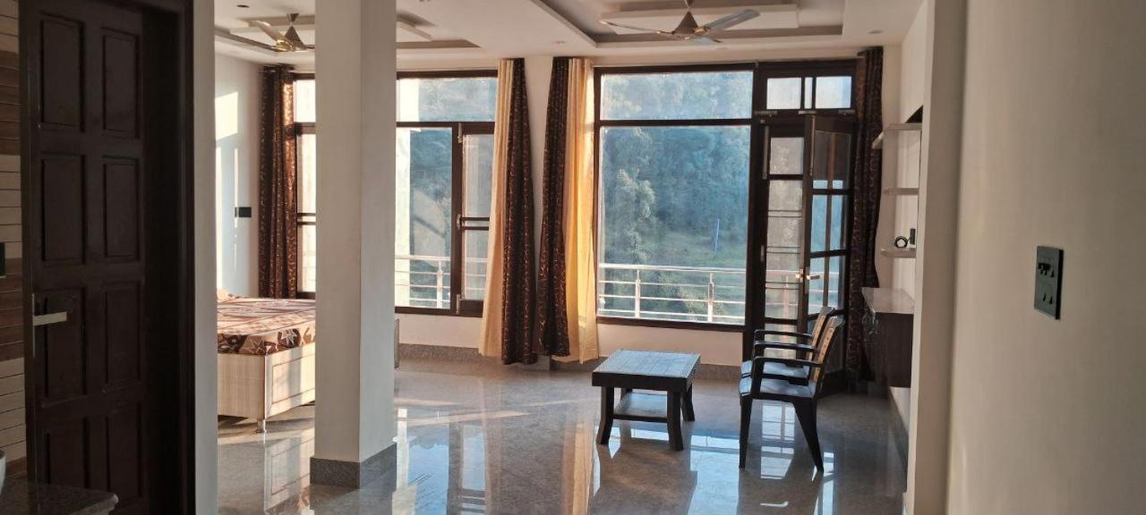 Bholenath Homestay Далхаузи Экстерьер фото