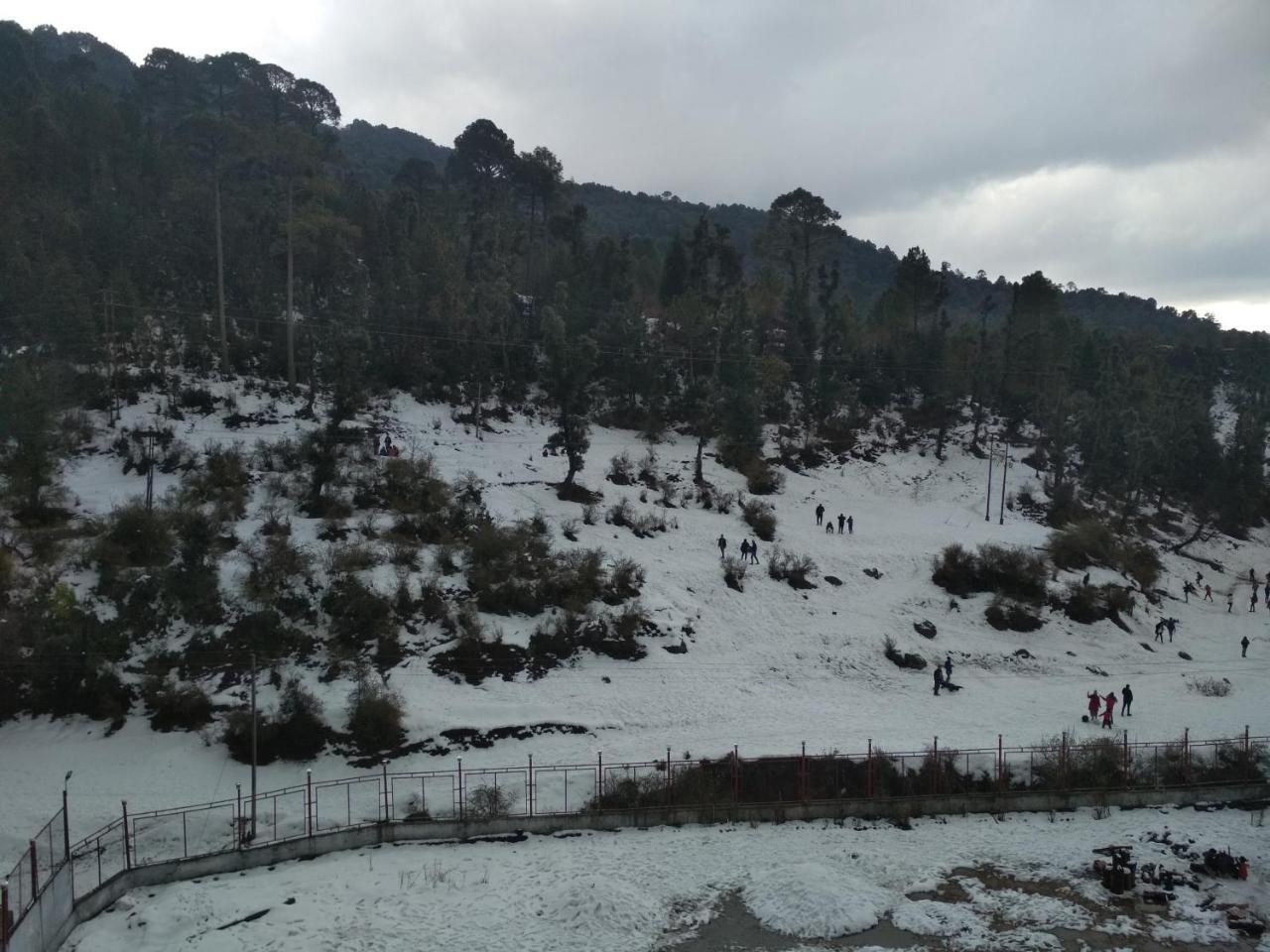 Bholenath Homestay Далхаузи Экстерьер фото